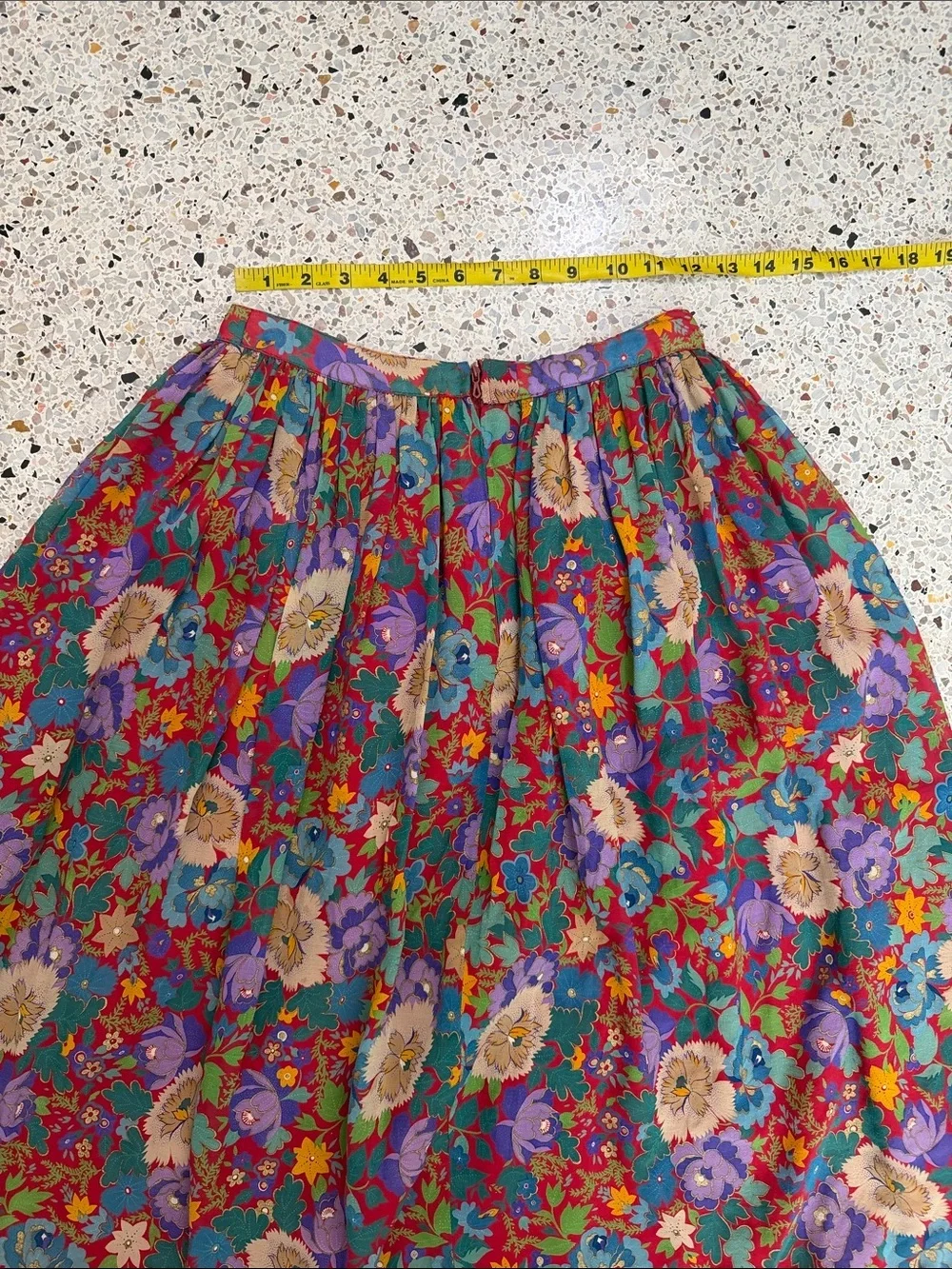 Vintage Jacques Molko Paris France 100% silk midi skirt 36 modern 4 floral